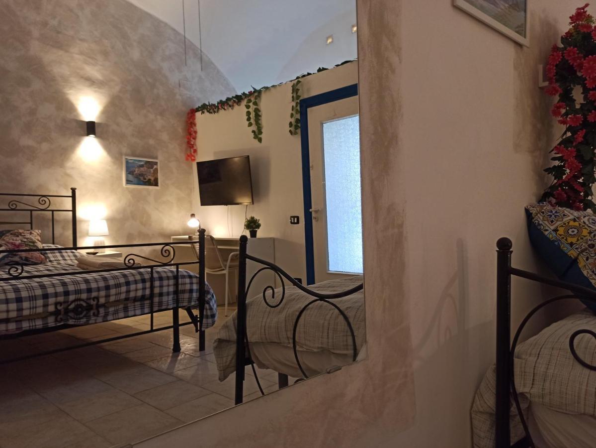 Casa Vacanze Smeralda Amalfi Coast Vietri Exterior foto